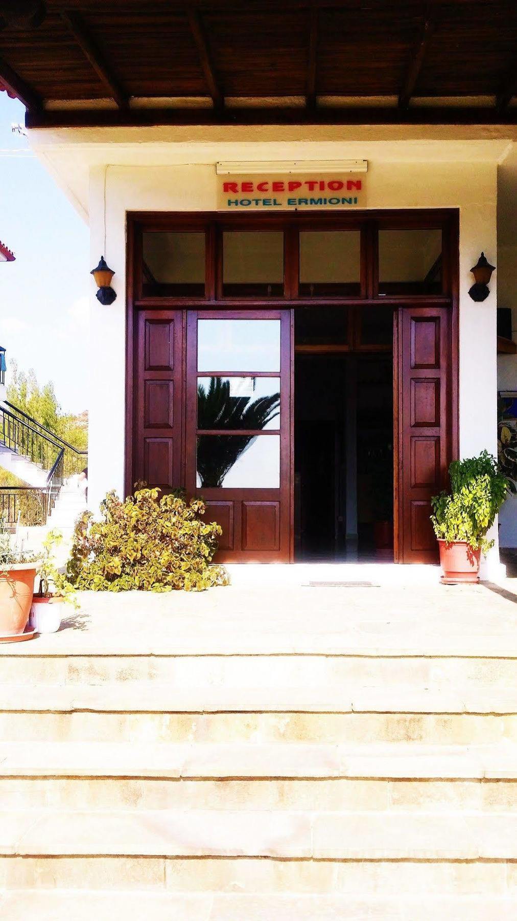 Hotel Ermioni คาลามิตซี ภายนอก รูปภาพ